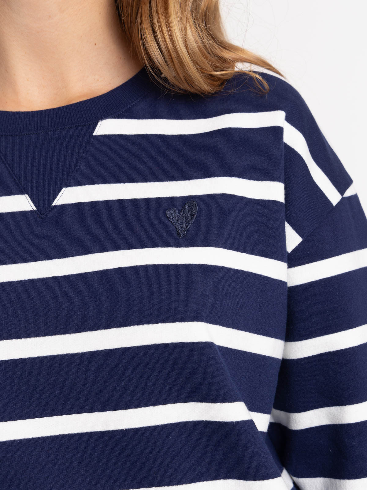 Sweat officier rayé coeur brodé femme Sweat officier rayé coeur brodé femme