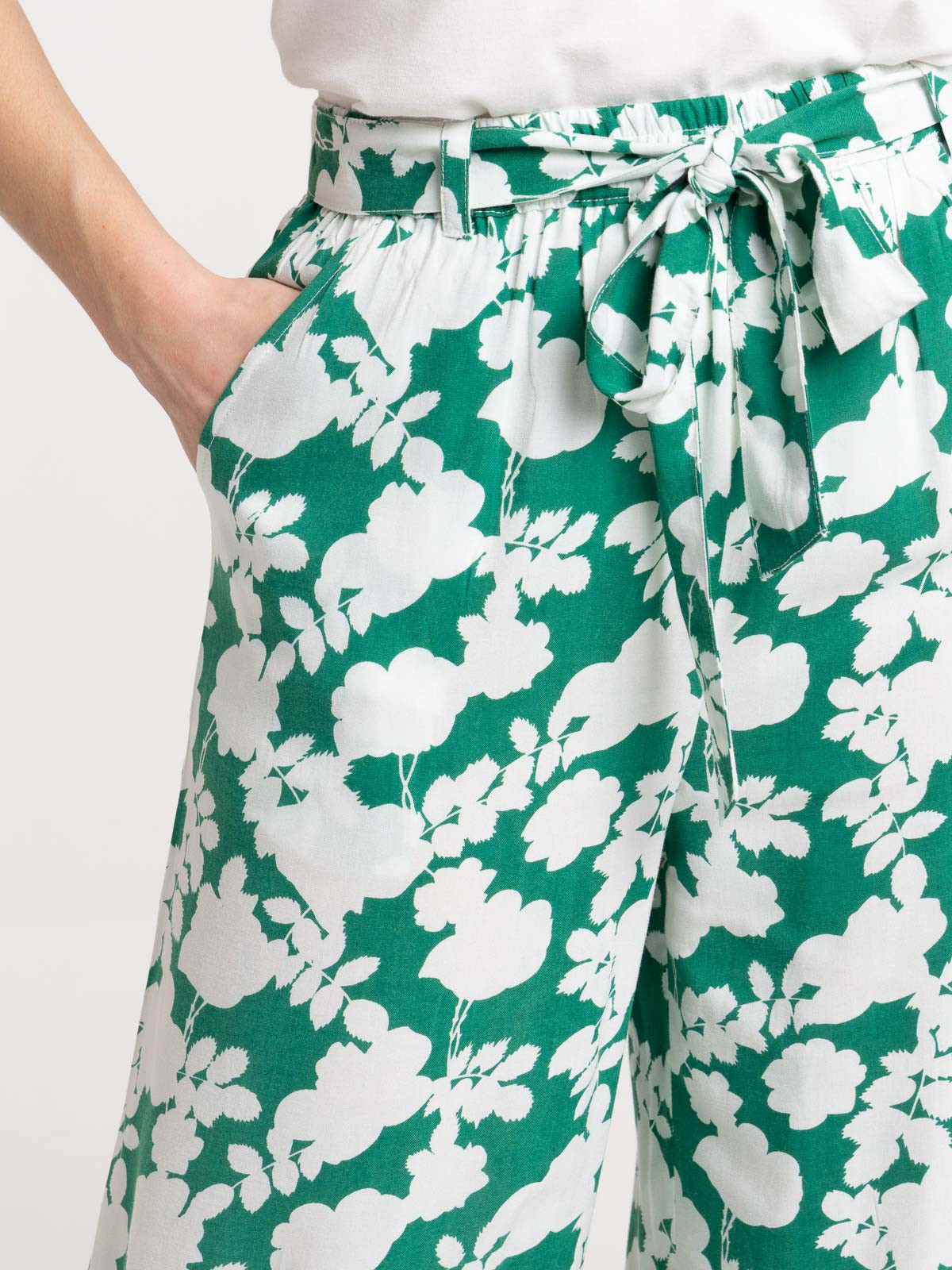 Pantalon fleuri large fluide femme