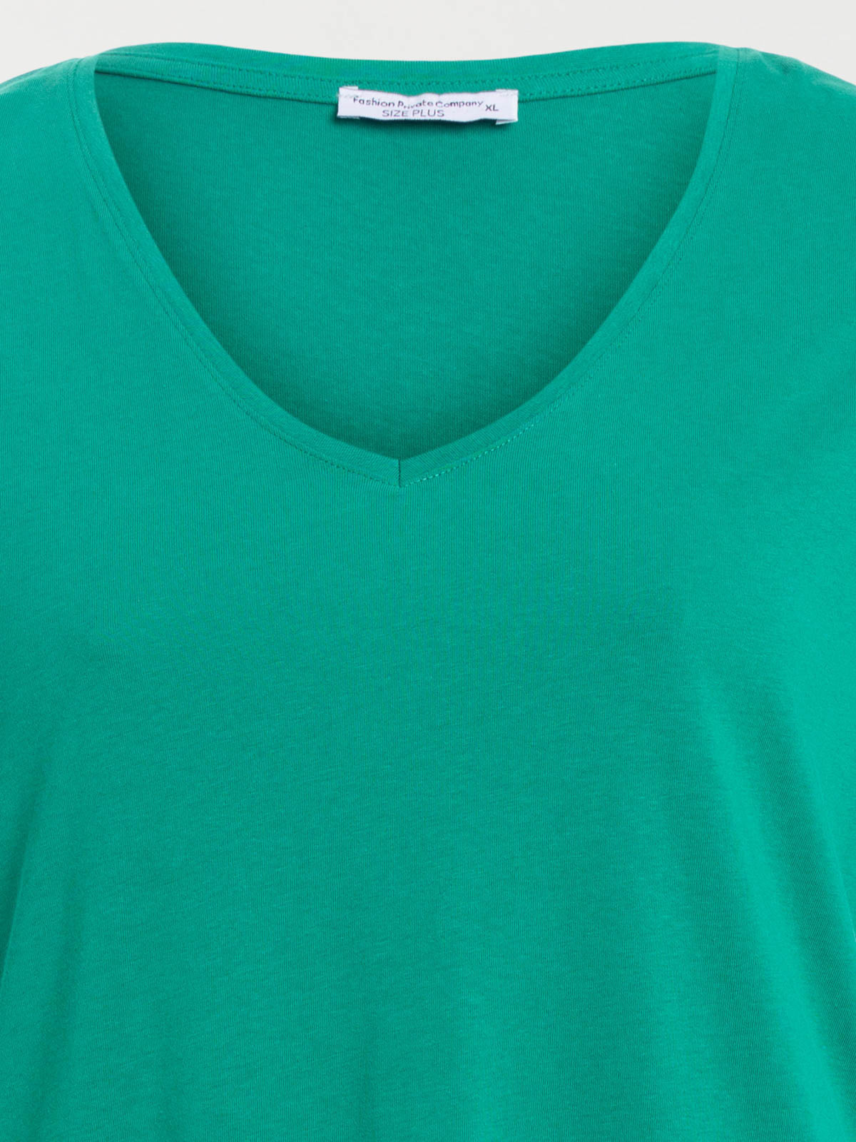 T-shirt col V grande taille femme