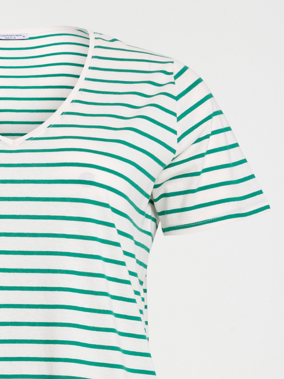 T-shirt rayé col V grande taille femme