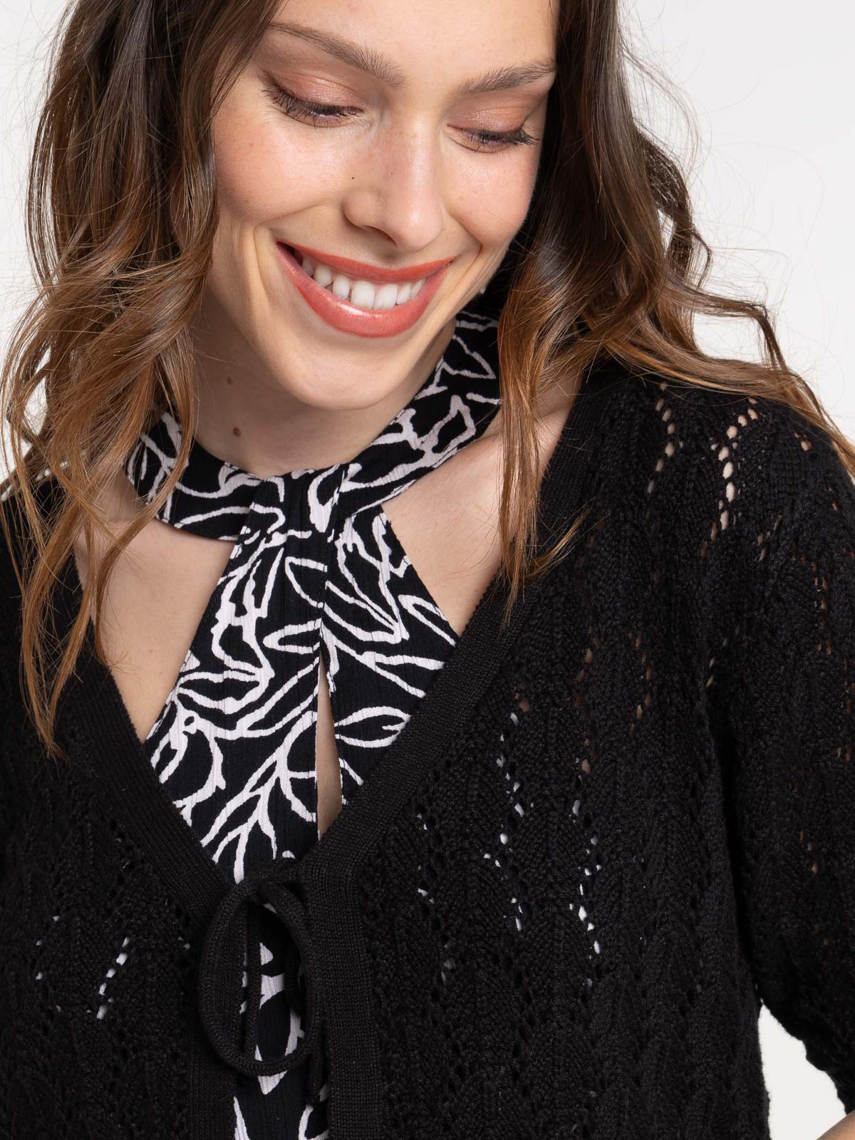 Gilet maille crochet noir femme