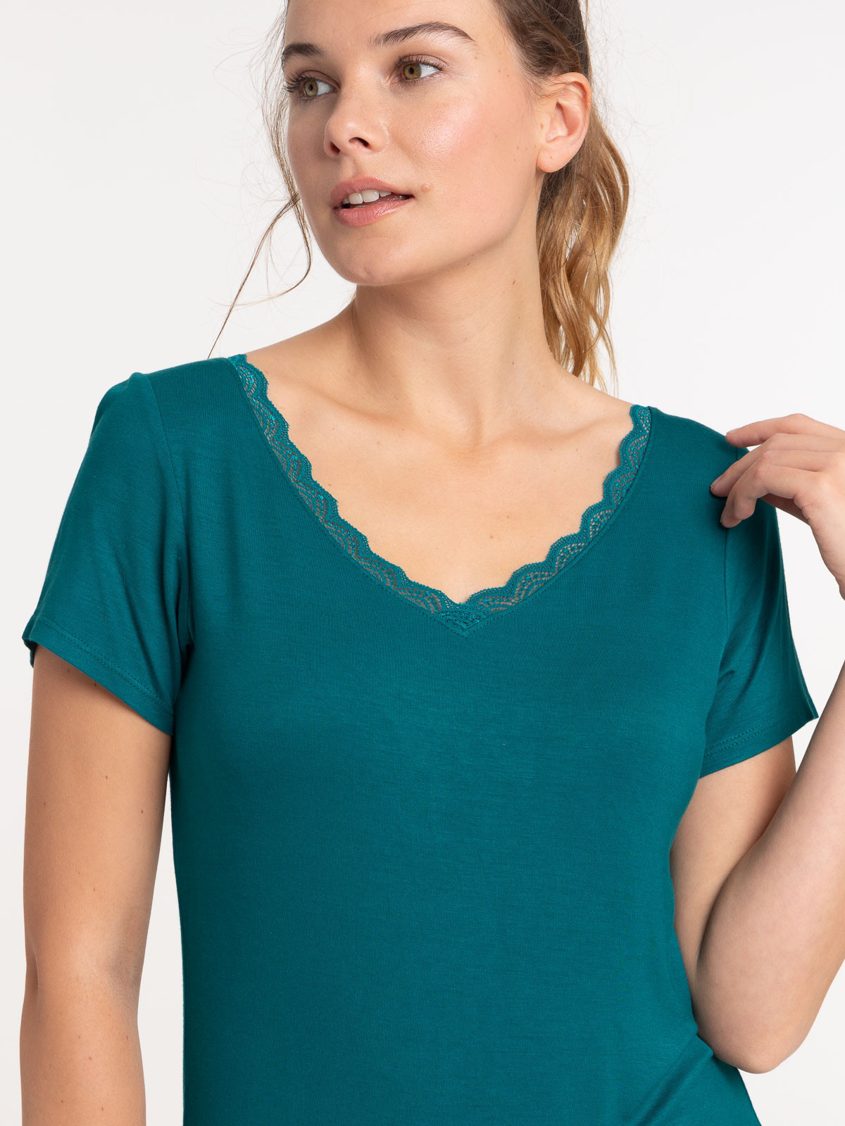 T-shirt col V dentelle émeraude femme