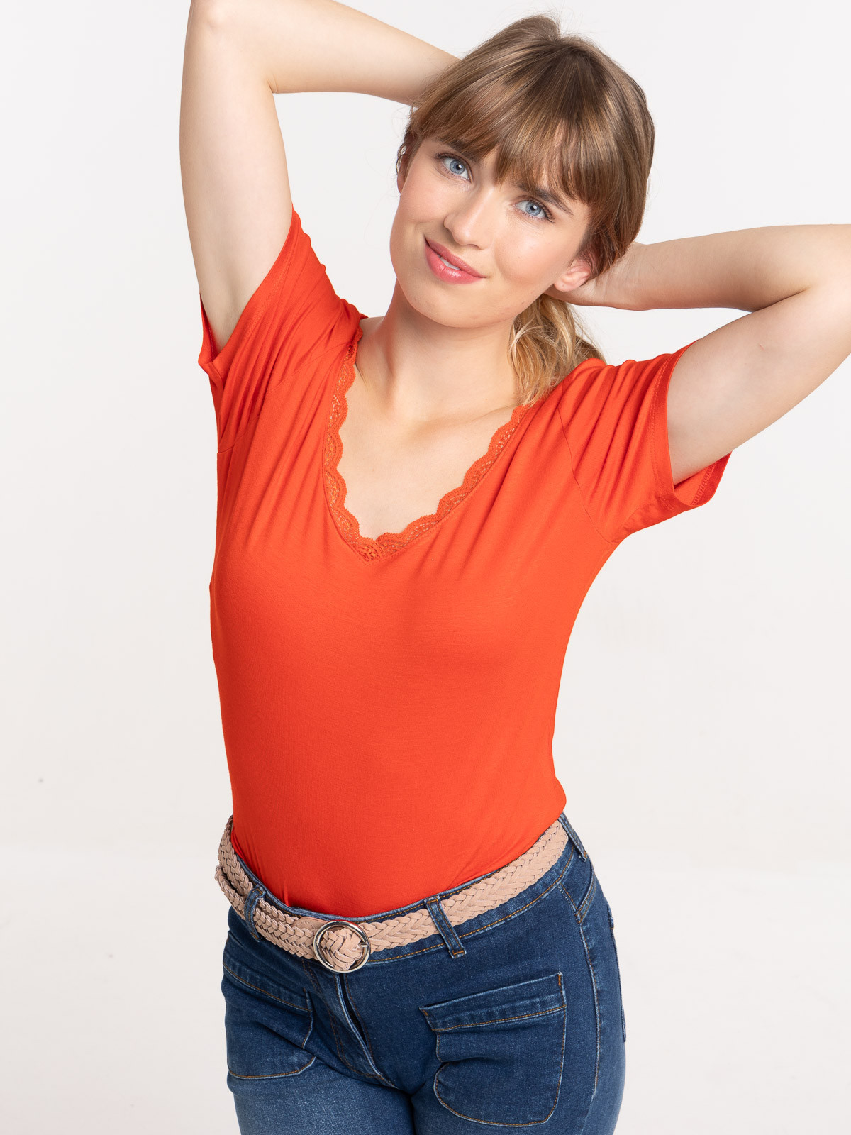 T-shirt col V dentelle vermillon femme