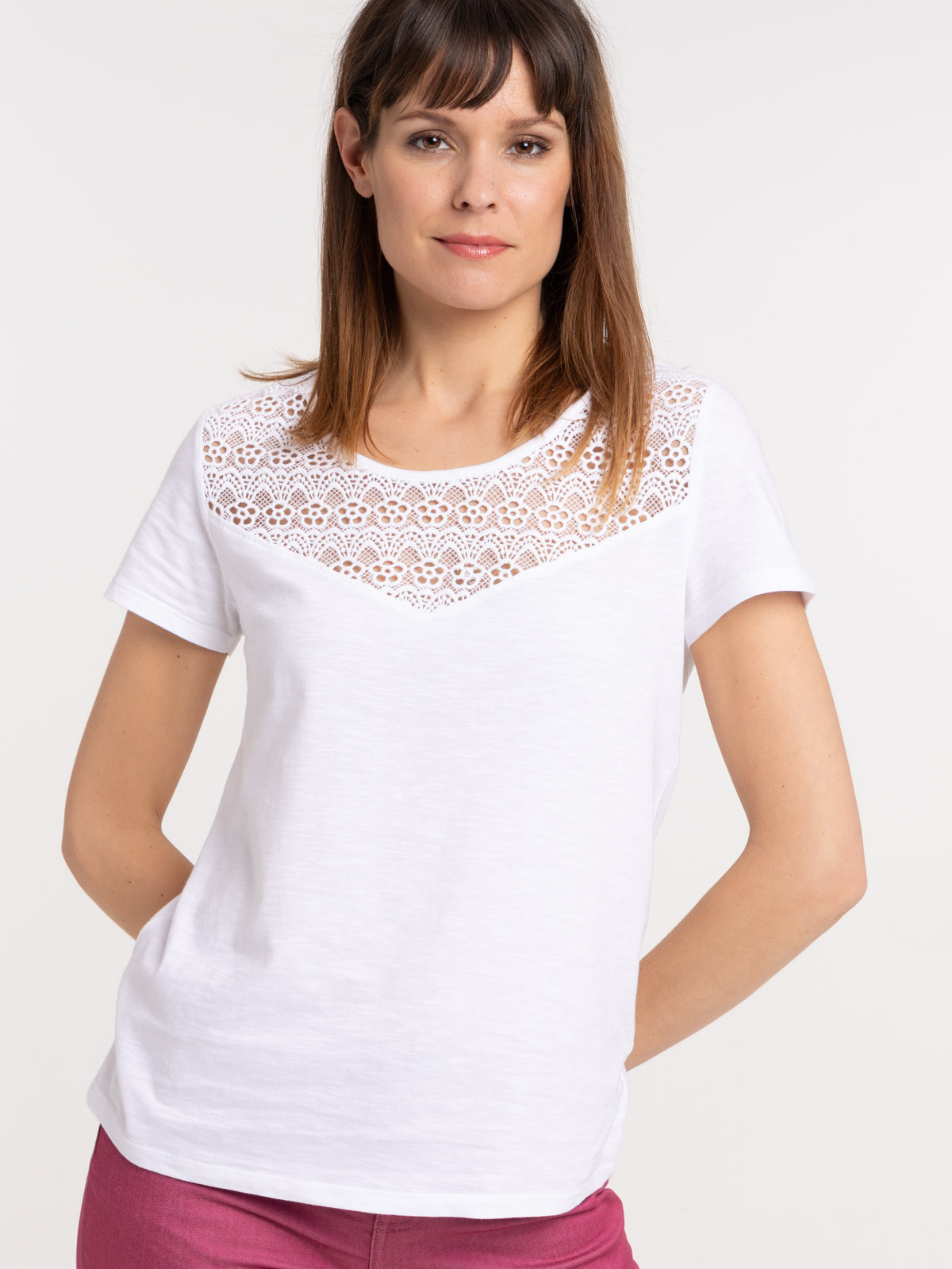 T-shirt blanc dentelle macramé femme