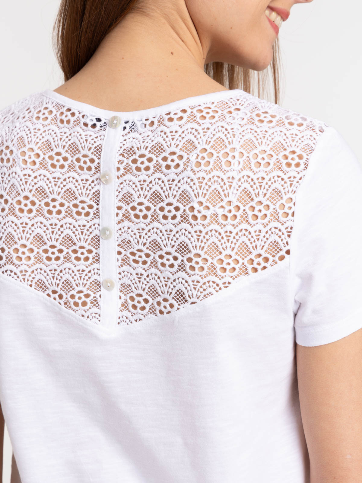 T-shirt blanc dentelle macramé femme