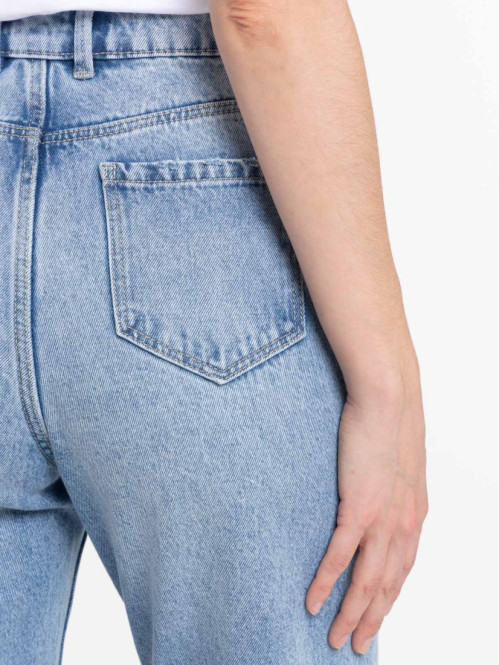 Jean regular bas frangé femme (36-46) Jean regular bas frangé femme (36-46)