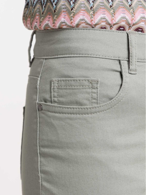 Pantacourt coloris vert...