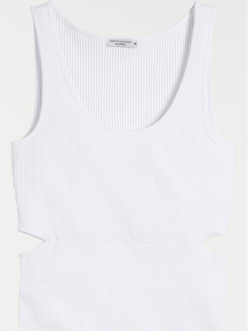 Robe côtelée coloris blanc...