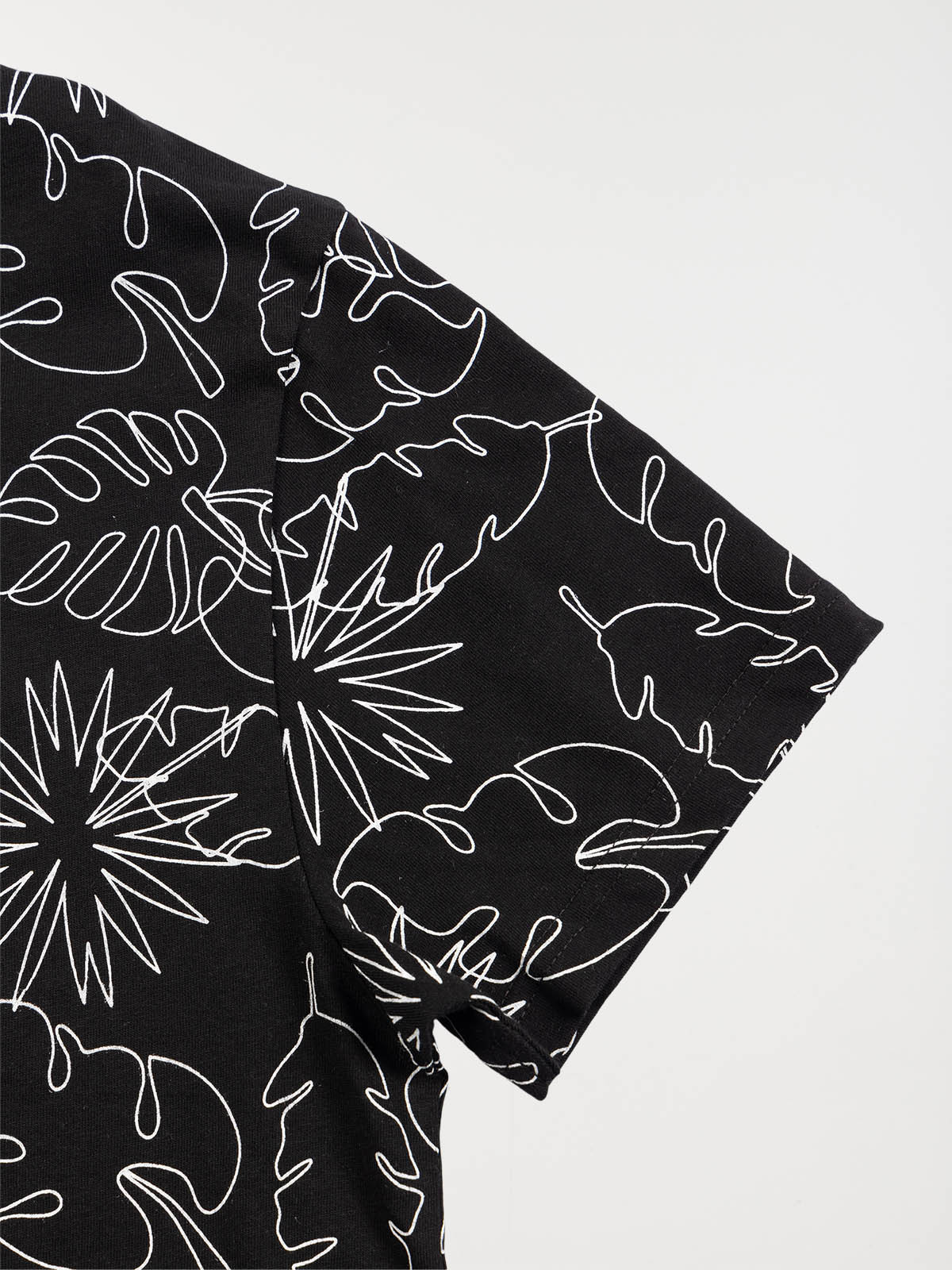 Tee-shirt imprimé garçon noir (XXS-M) Tee-shirt imprimé garçon noir (XXS-M)