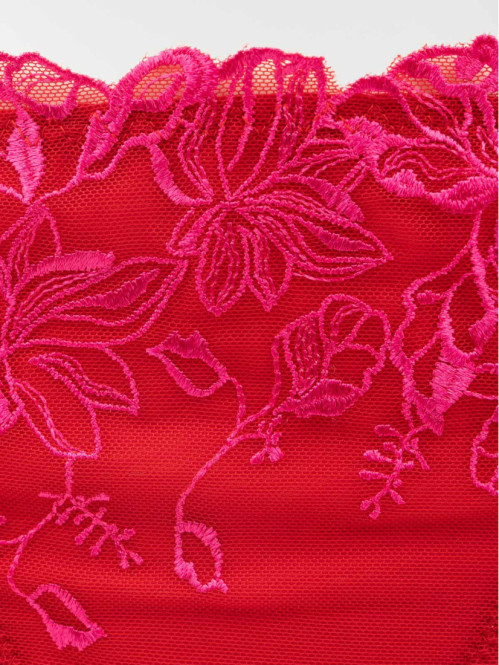 String dentelle rouge kiss femme (36-44)