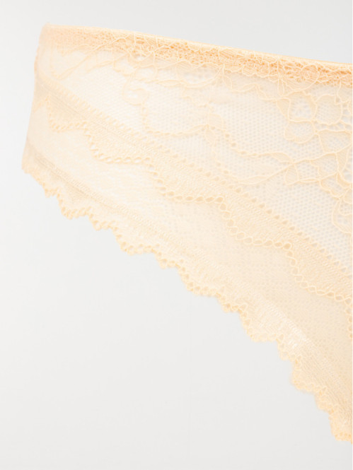 Tanga en dentelle femme...