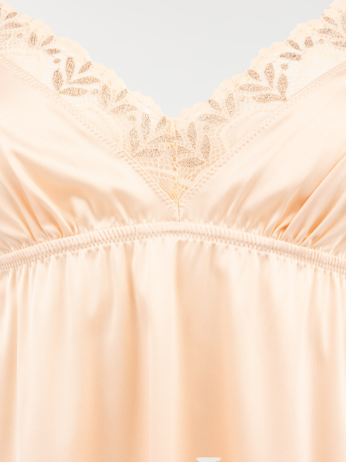 Nuisette dentelle poudre de riz femme