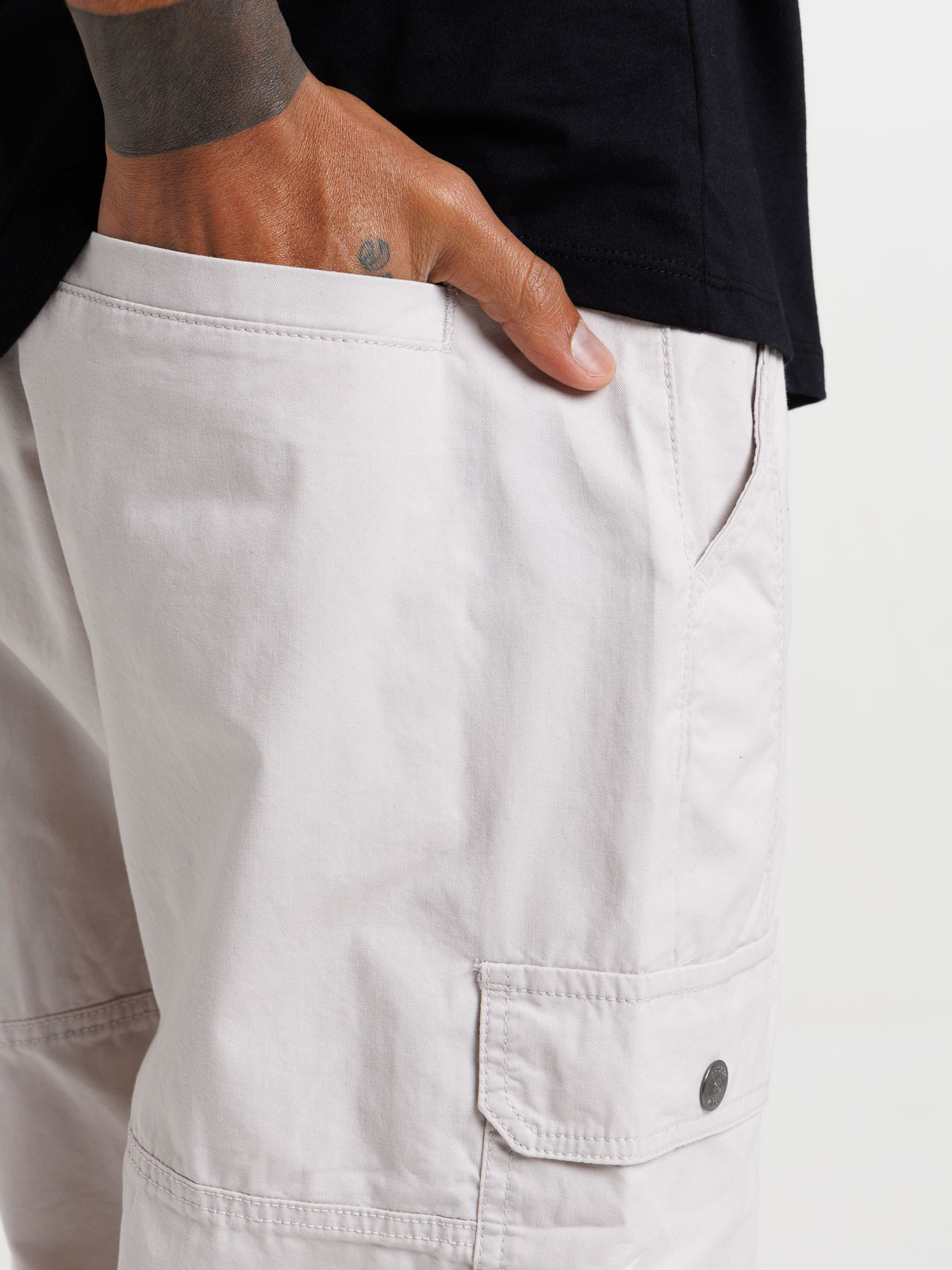 Pantalon cargo coloris craie homme