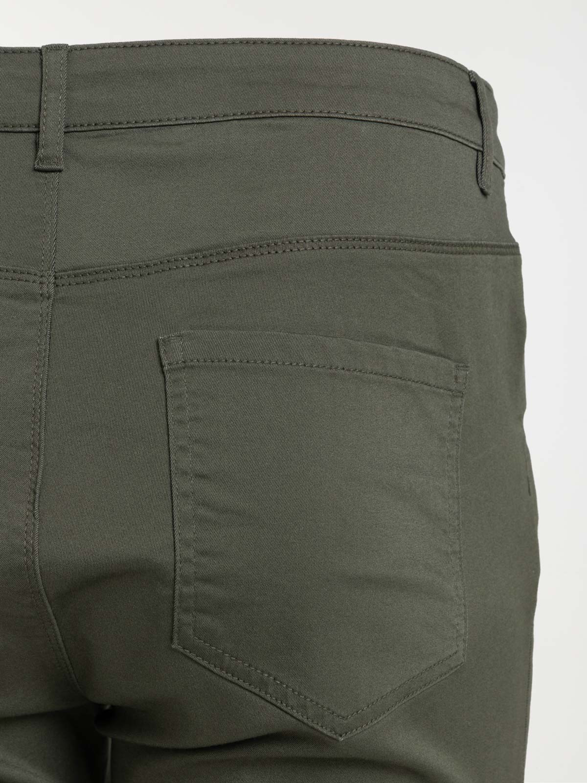 Pantalon kaki quite grande taille femme Pantalon kaki quite grande taille femme