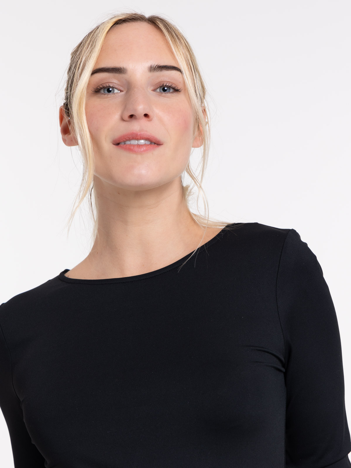 T-shirt noir manches longues femme T-shirt noir manches longues femme
