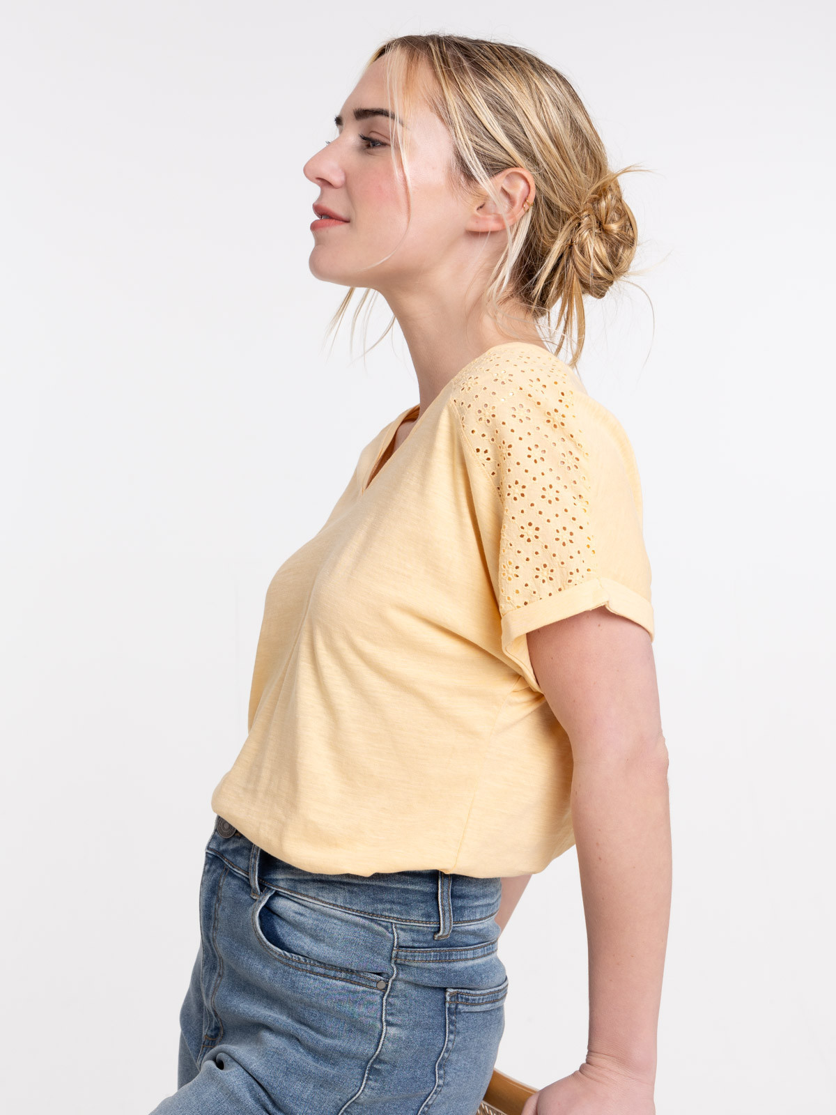 T-shirt col V dentelle épaules femme T-shirt col V dentelle épaules femme