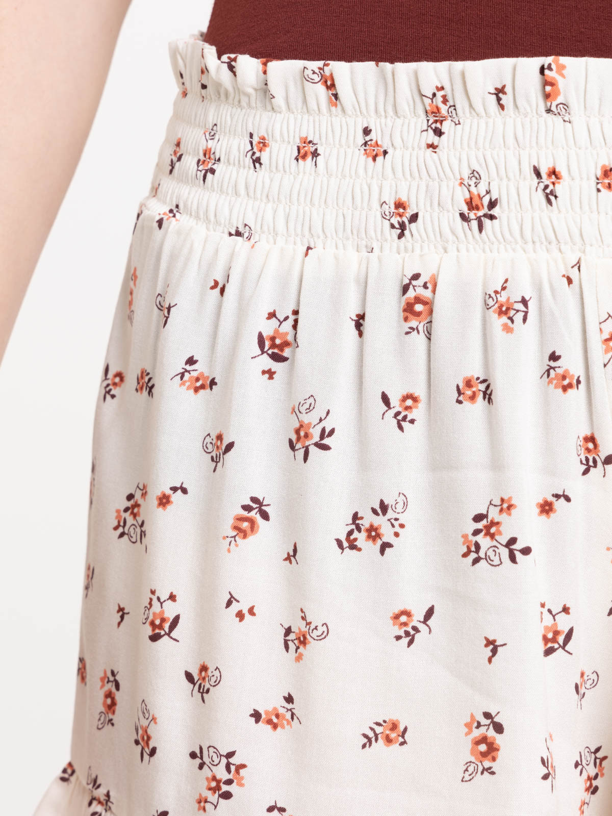 Short écru fleuri femme Short écru fleuri femme