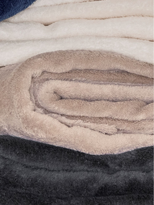 Plaid coloris taupe 130 x 170 cm Plaid coloris taupe 130 x 170 cm