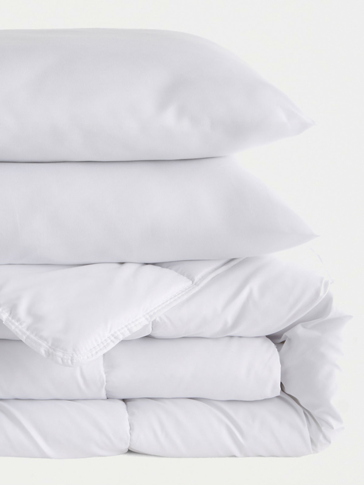 Couette blanche 220x240 cm + 2 oreillers Couette blanche 220x240 cm + 2 oreillers