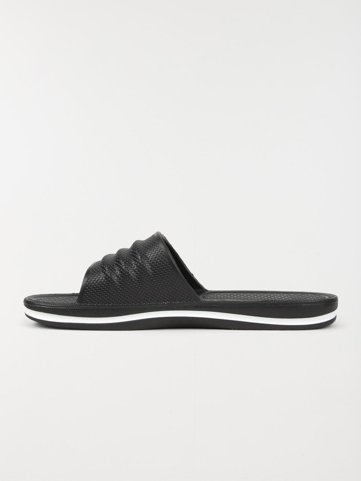 Claquettes noires femme (36-42) Claquettes noires femme (36-42)