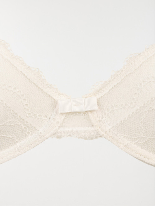 Soutien-gorge corbeille...