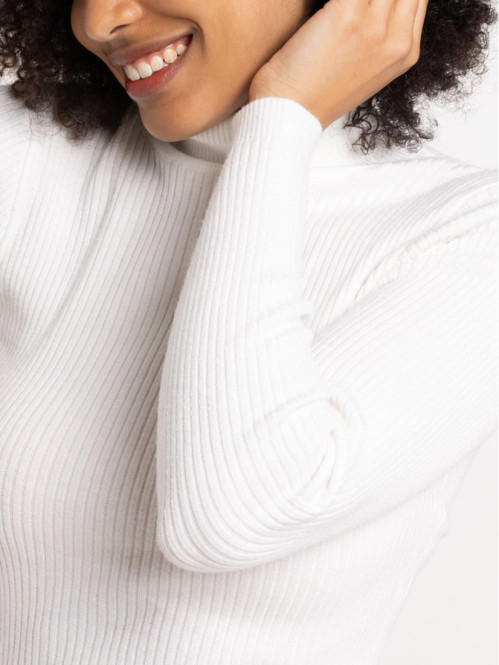 Pull col roulé écru femme