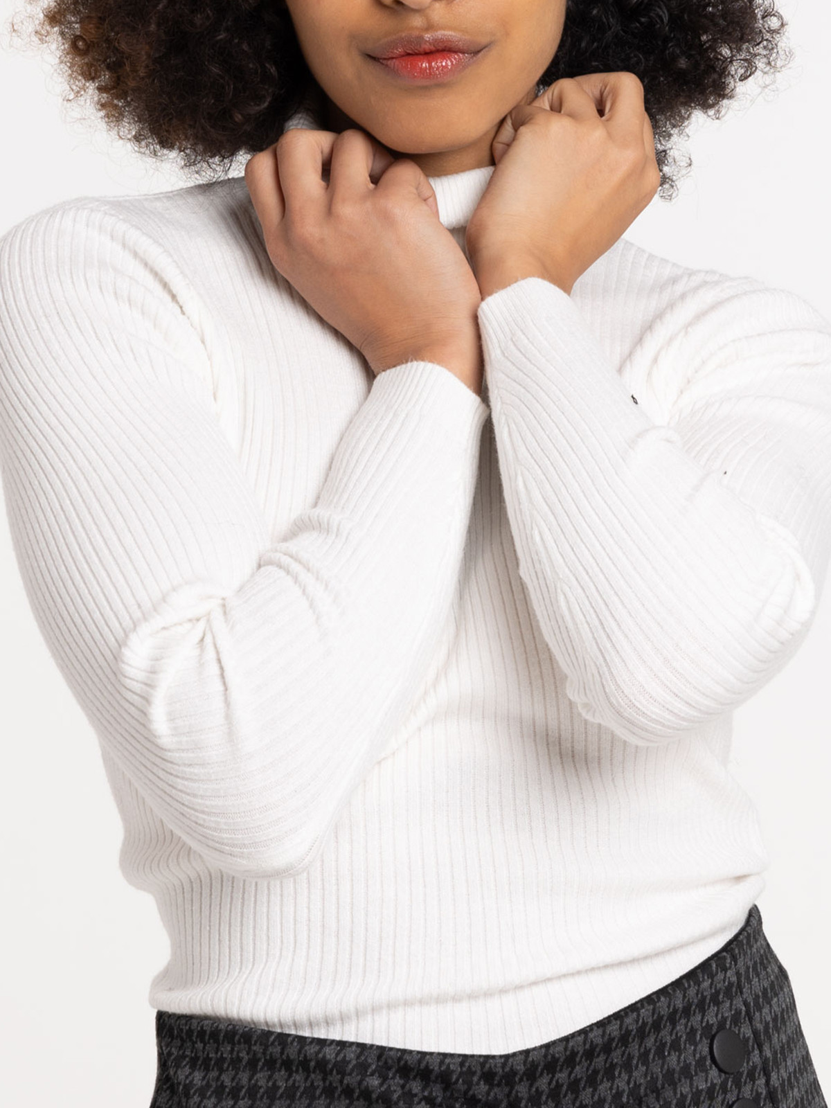 Pull col roulé écru femme