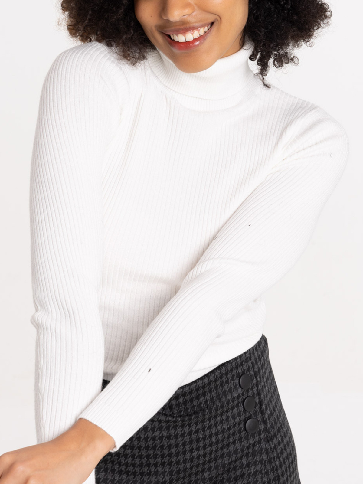 Pull col roulé écru femme