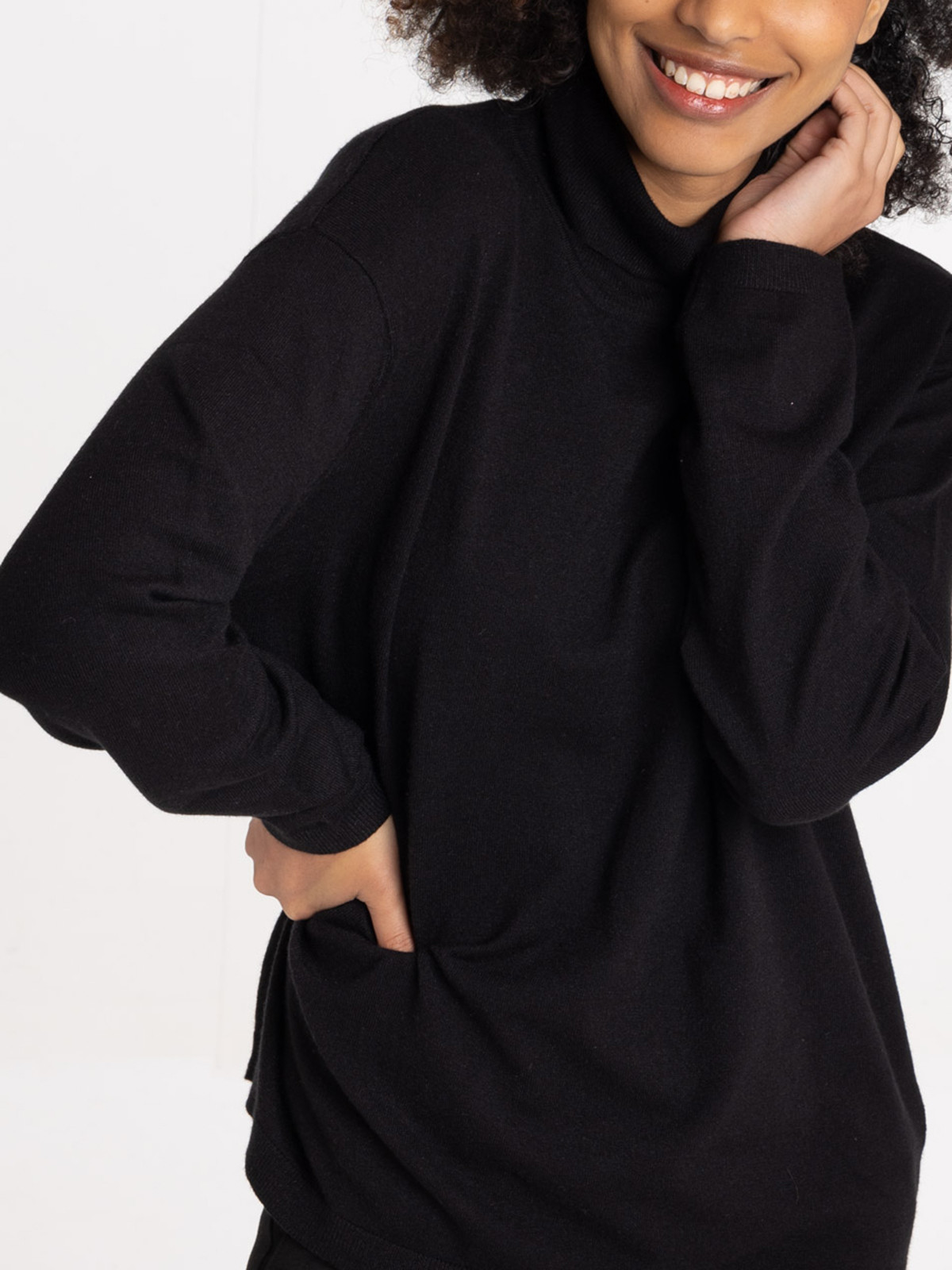 Pull col roulé noir femme