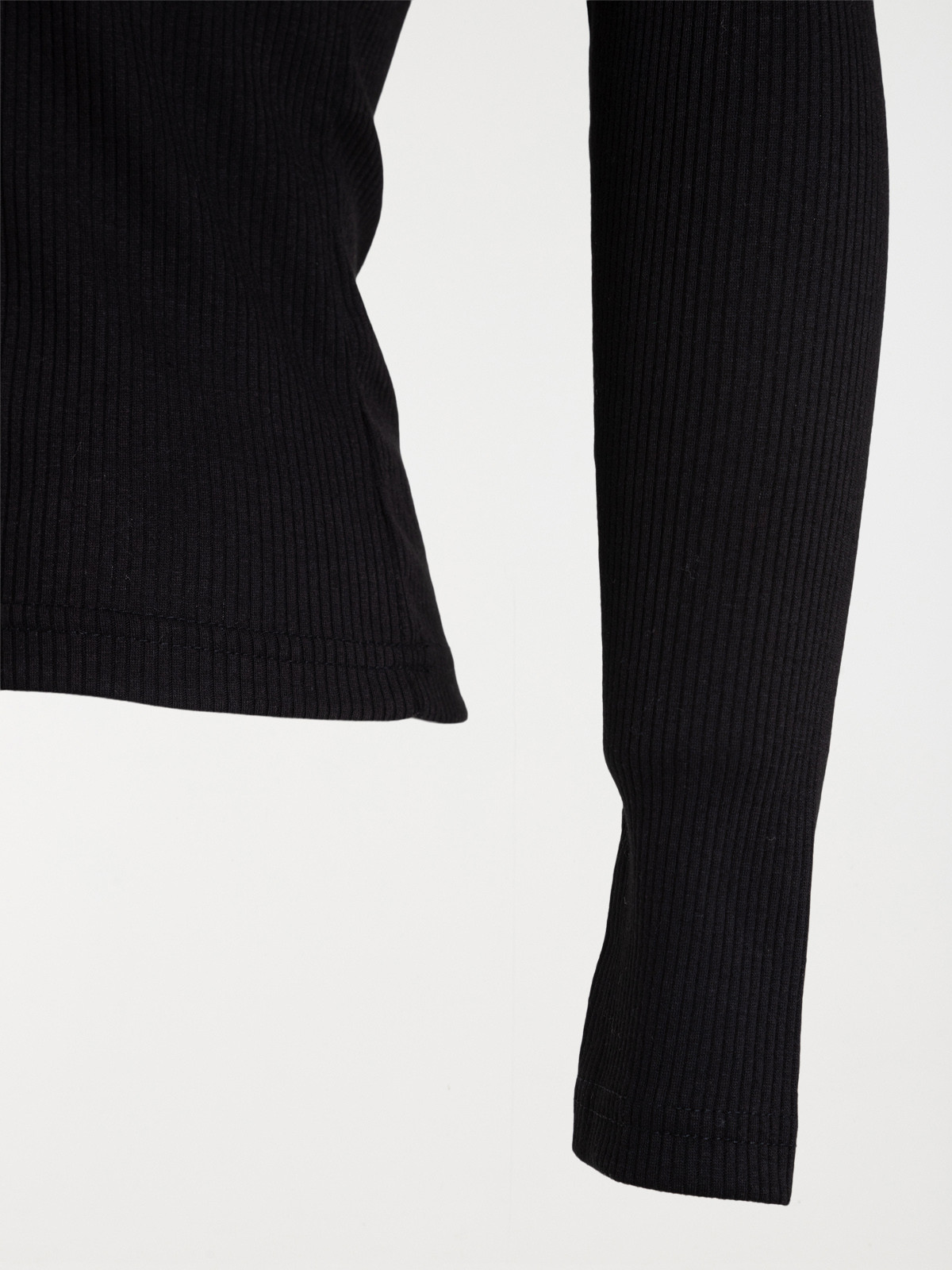 T-shirt col roulé noir femme