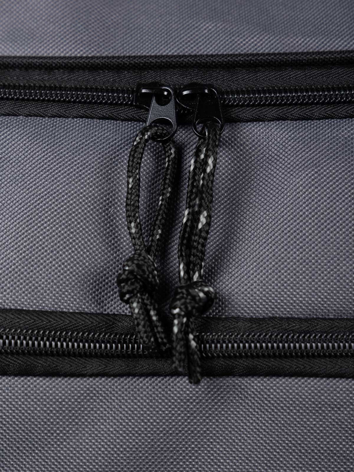 Sac de voyage gris et noir 87L