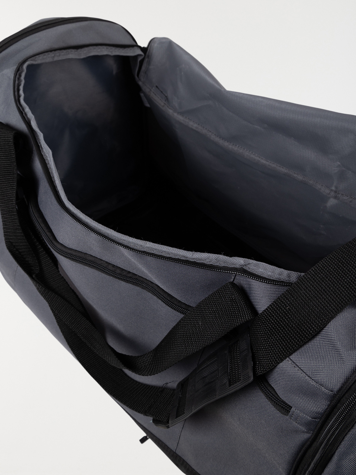Sac de voyage gris et noir 87L