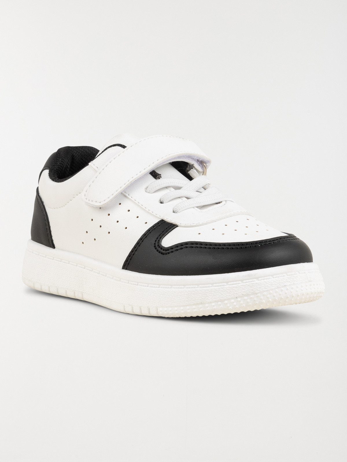 Basket blanche et noire garçon (31-35) Basket blanche et noire garçon (31-35)