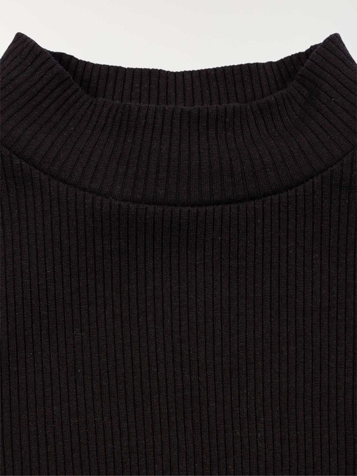 Tee-shirt col montant noir fille (3-12A) Tee-shirt col montant noir fille (3-12A)