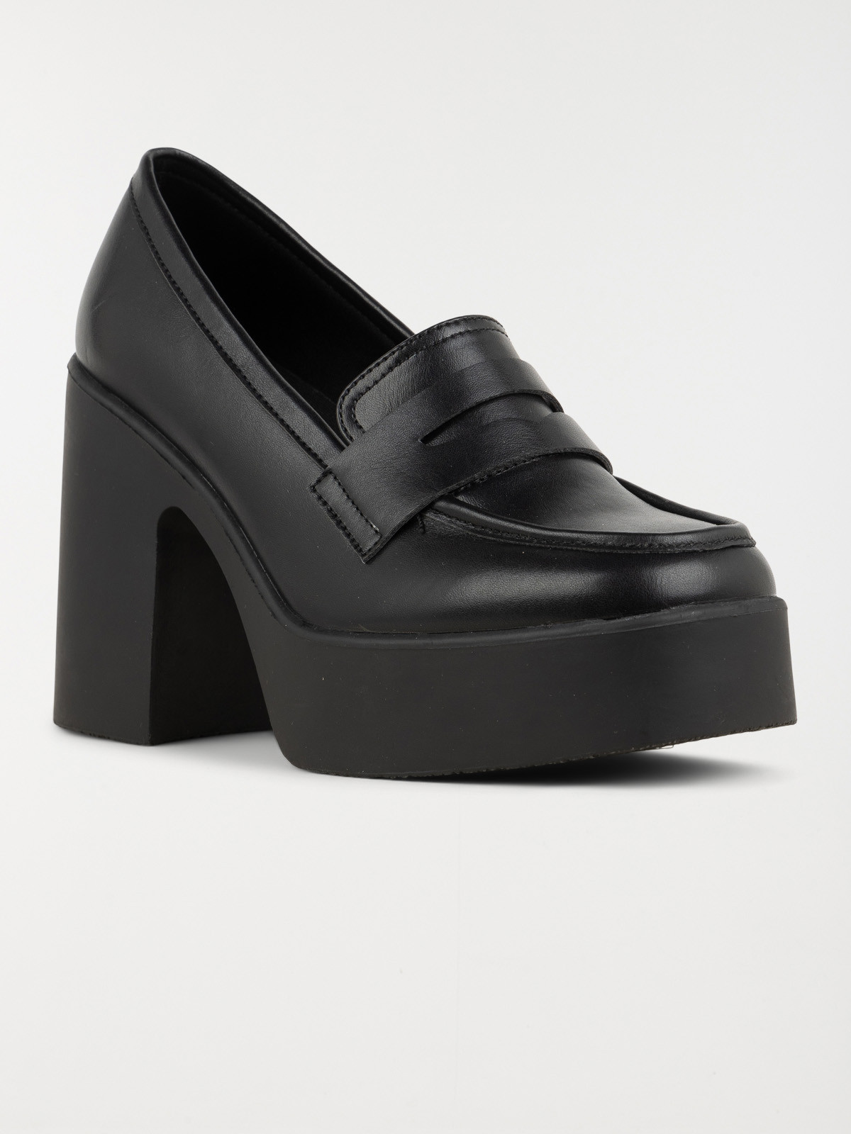 Mocassin noir plateforme femme (36-41) Mocassin noir plateforme femme (36-41)