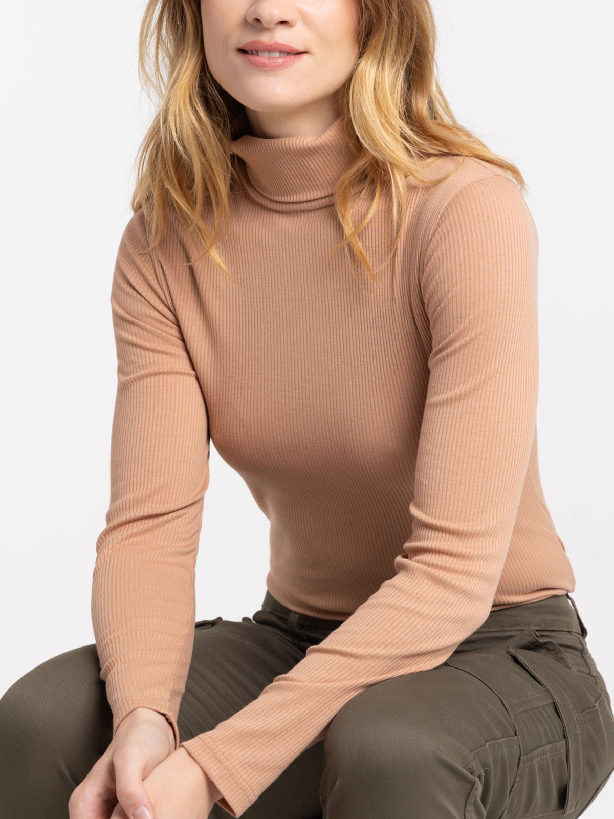 T-shirt femme col roulé matière côtelée