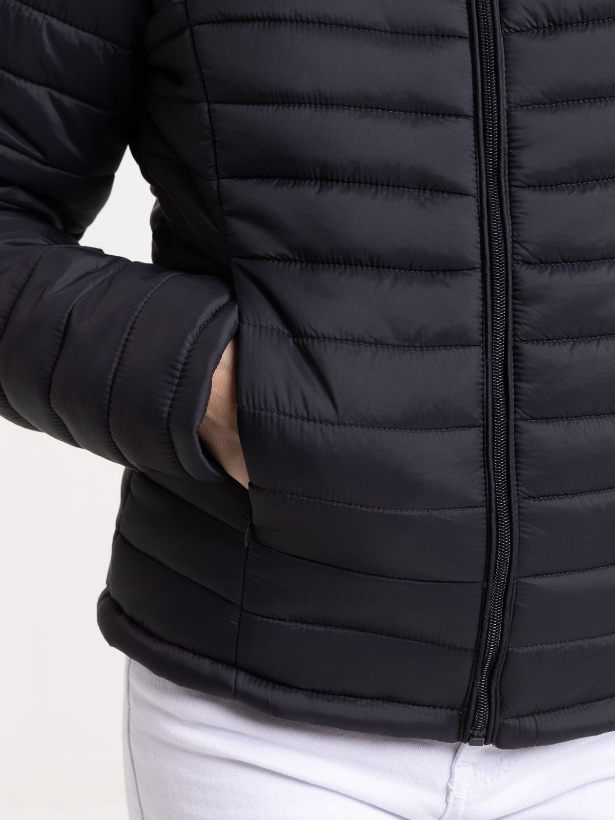 Doudoune à capuche noire femme Doudoune à capuche noire femme