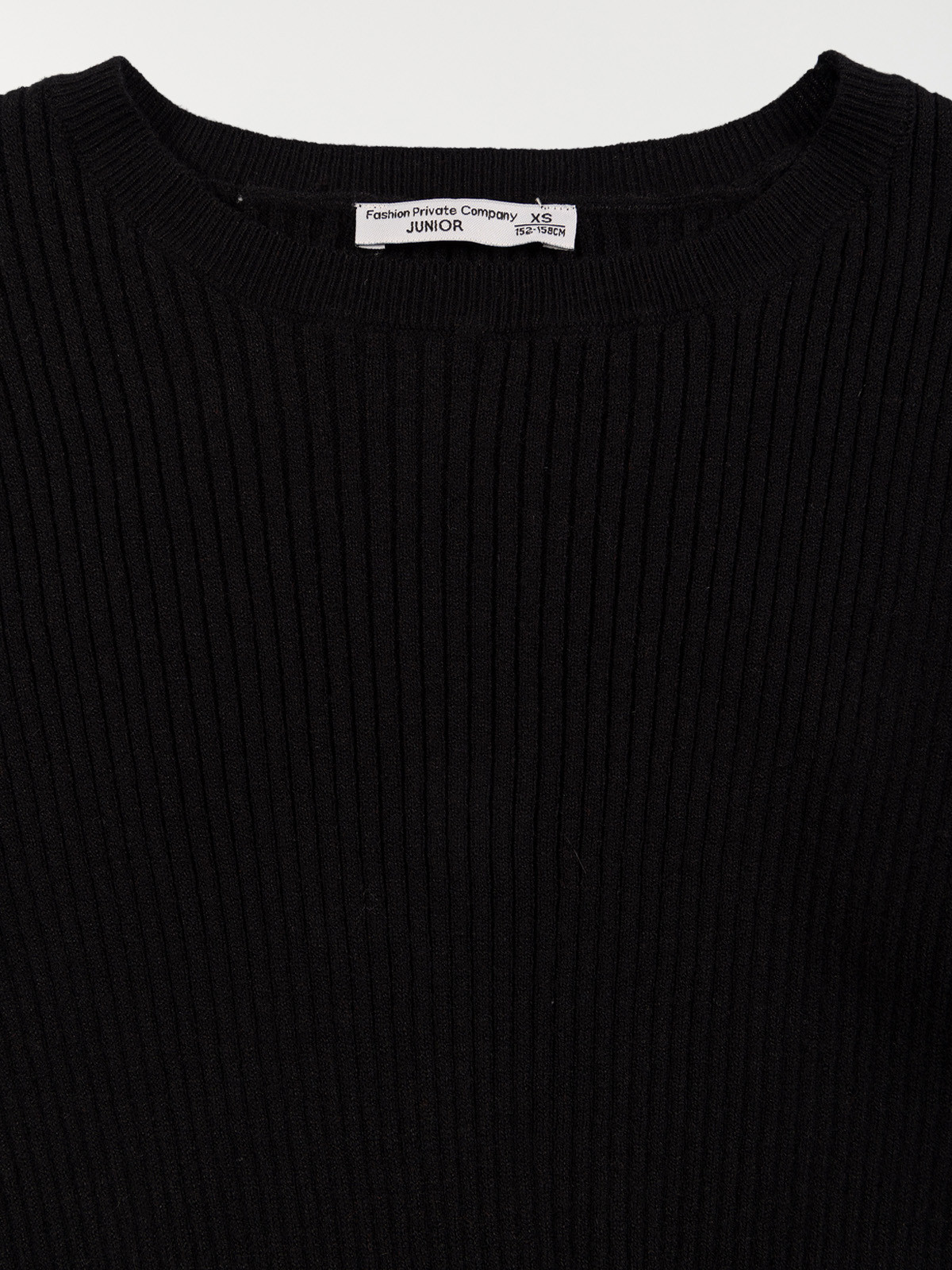 Pull court col rond noir fille (XXS-M) Pull court col rond noir fille (XXS-M)