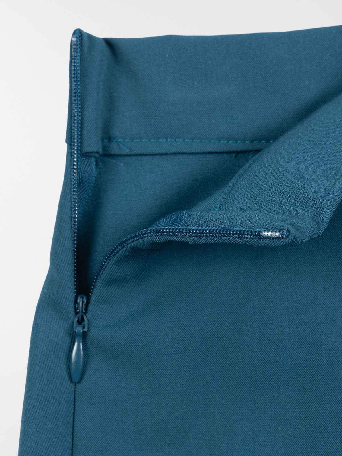 Jupe courte bleu paon fille (XXS-M) Jupe courte bleu paon fille (XXS-M)