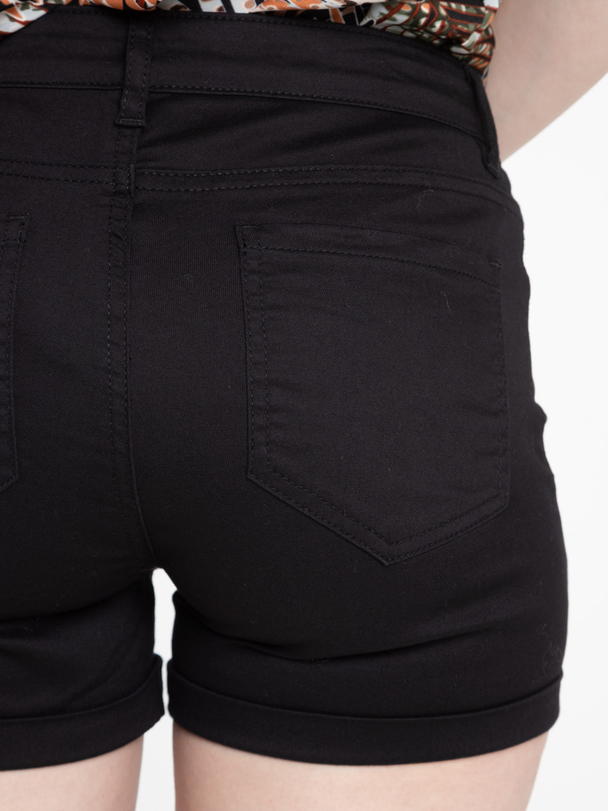 Short basique noire femme