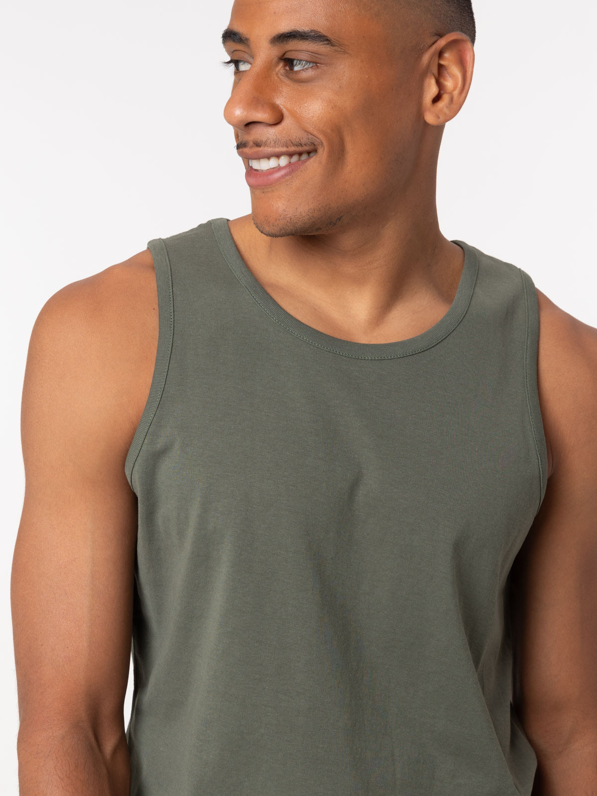 Débardeur coloris olive homme Débardeur coloris olive homme