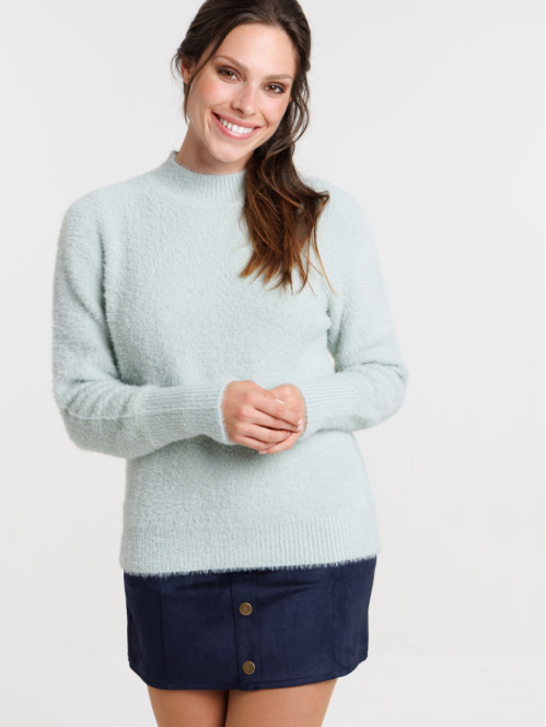 Pull doux amande col montant femme