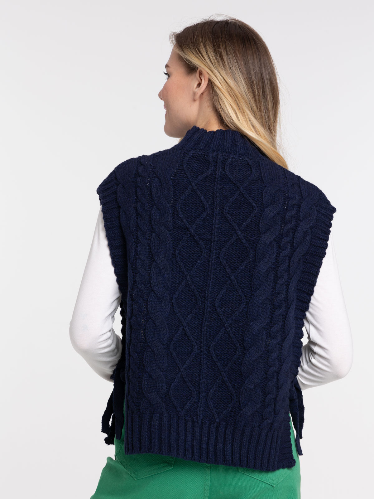 Pull sans manches noeuds côtés femme