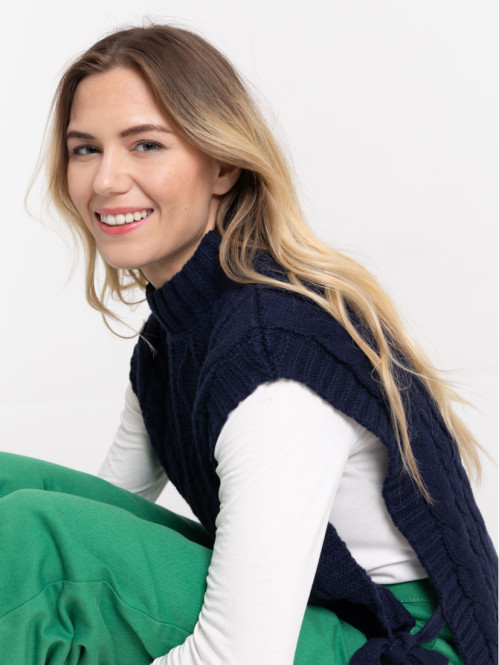 Pull sans manches noeuds côtés femme