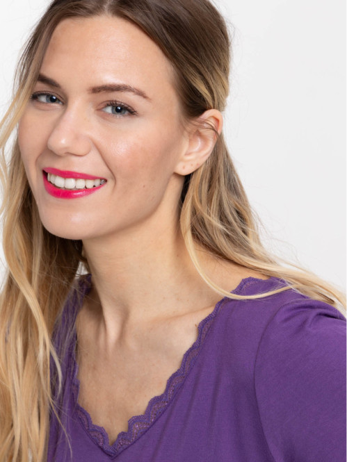 T-shirt col dentelle ultra...