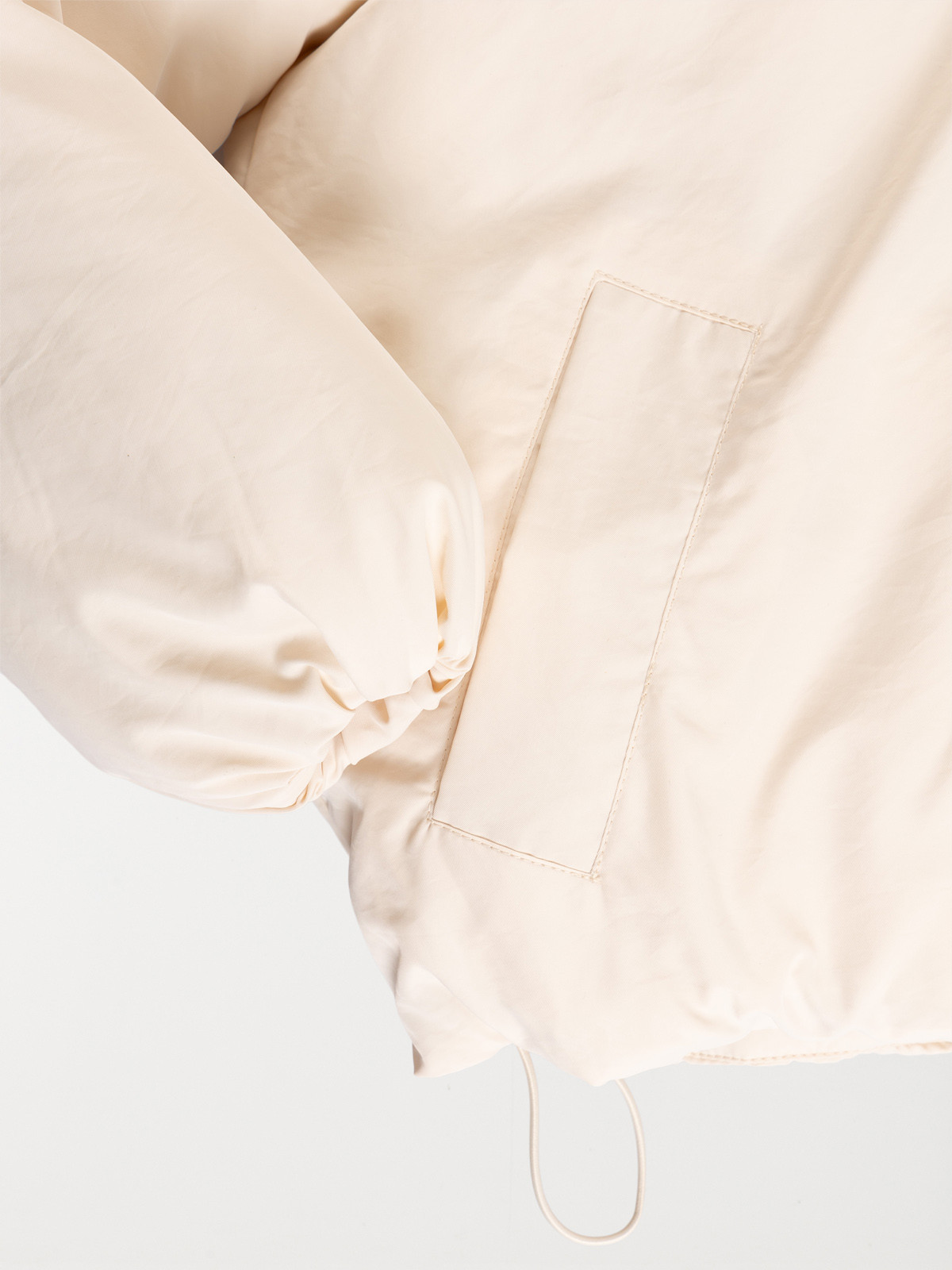 Doudoune à capuche courte fille (XXS-M) Doudoune à capuche courte fille (XXS-M)