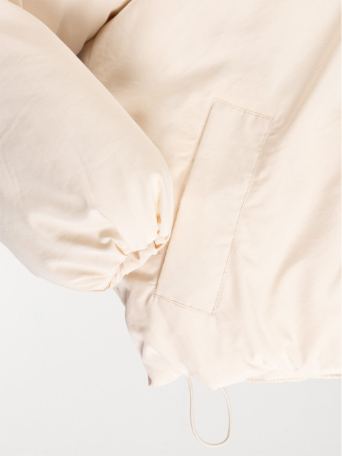 Doudoune à capuche courte...