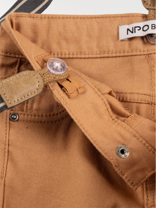 Pantalon avec bretelles...