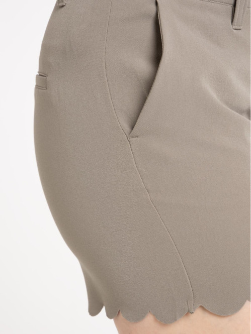 Short tilleul festonné femme