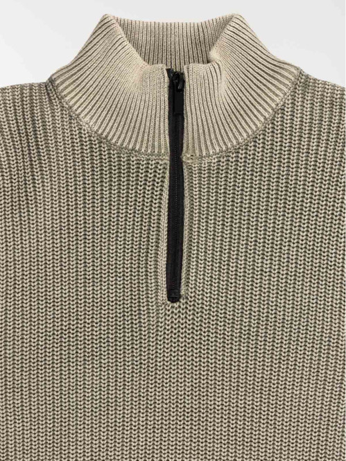 Pull col montant zippé...